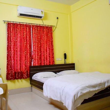 Capital O Kabita Guest House Near Acropolis Mall コルカタ エクステリア 写真