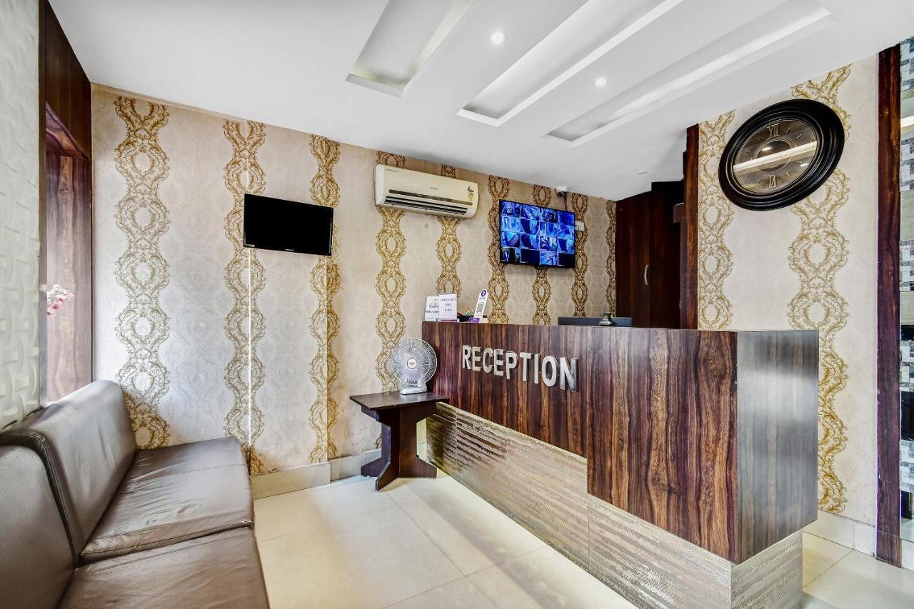Capital O Kabita Guest House Near Acropolis Mall コルカタ エクステリア 写真