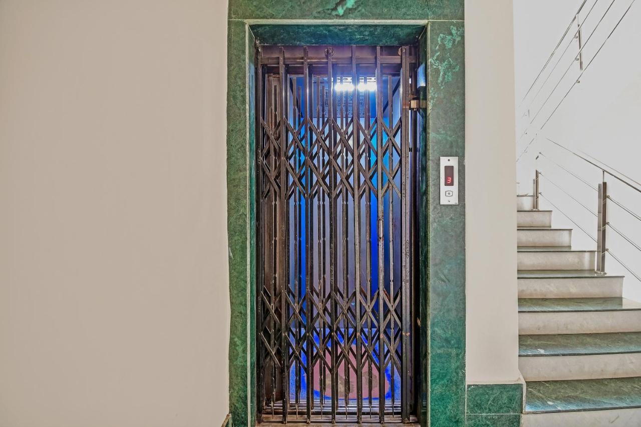 Capital O Kabita Guest House Near Acropolis Mall コルカタ エクステリア 写真