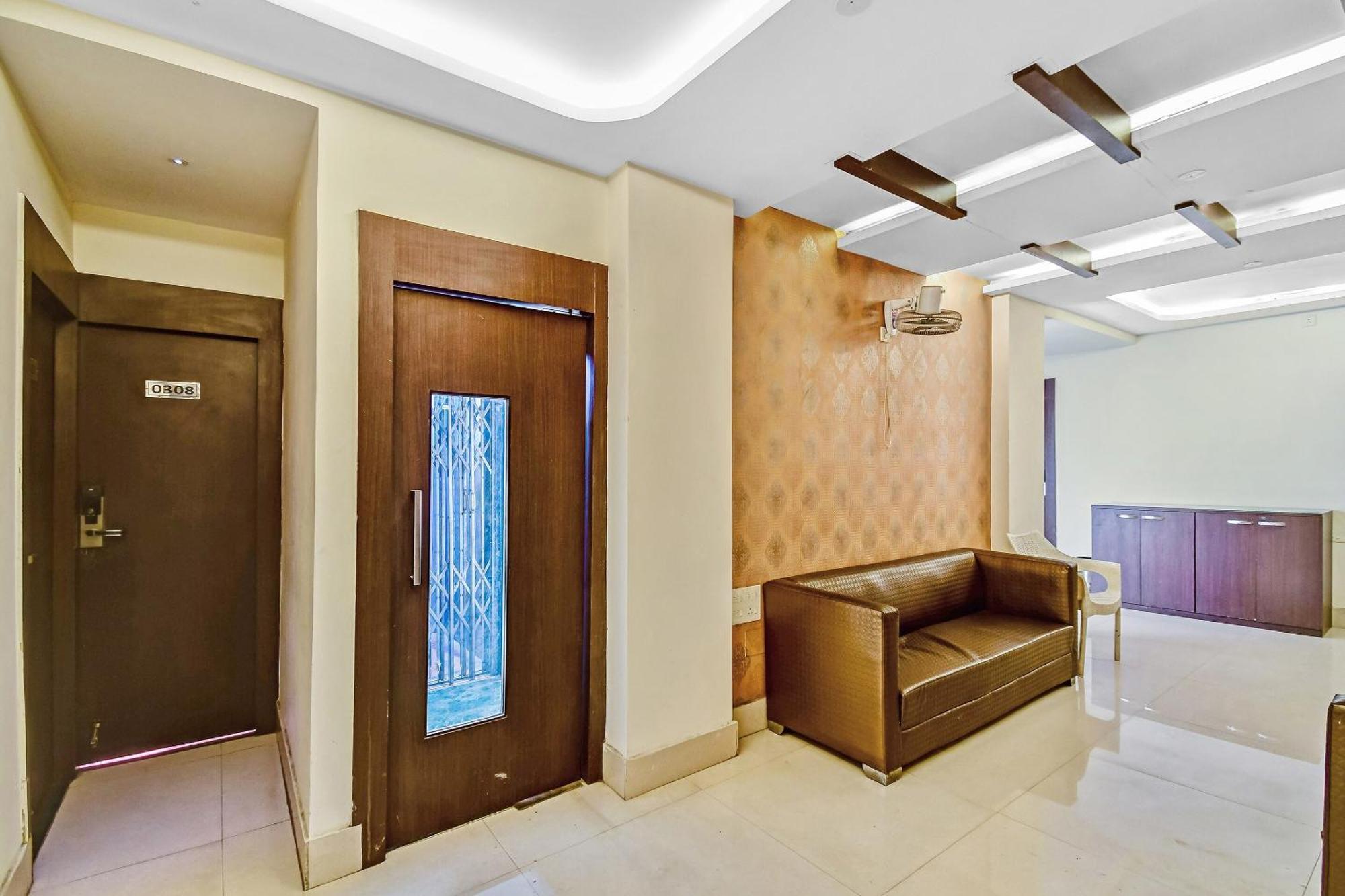 Capital O Kabita Guest House Near Acropolis Mall コルカタ エクステリア 写真