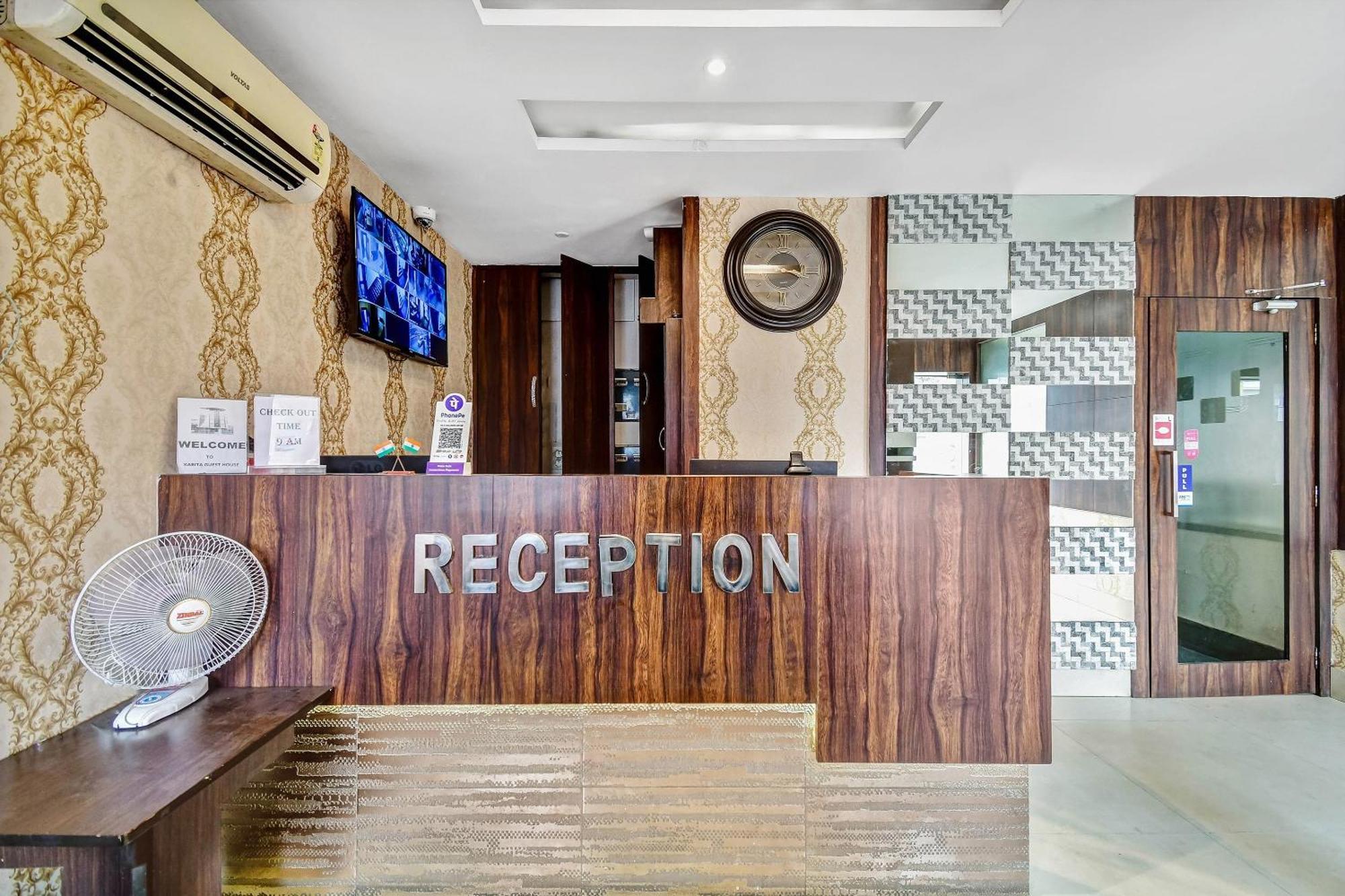 Capital O Kabita Guest House Near Acropolis Mall コルカタ エクステリア 写真
