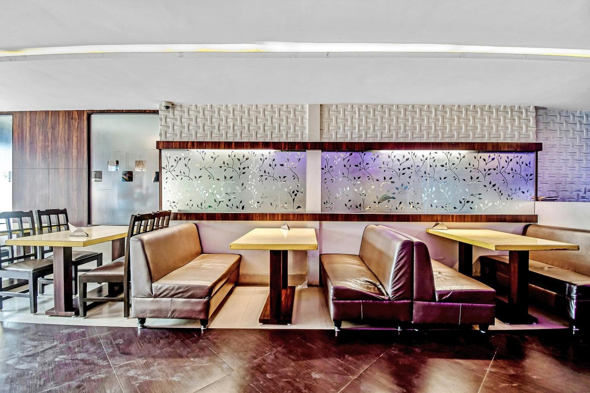 Capital O Kabita Guest House Near Acropolis Mall コルカタ エクステリア 写真