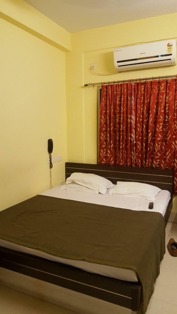 Capital O Kabita Guest House Near Acropolis Mall コルカタ エクステリア 写真