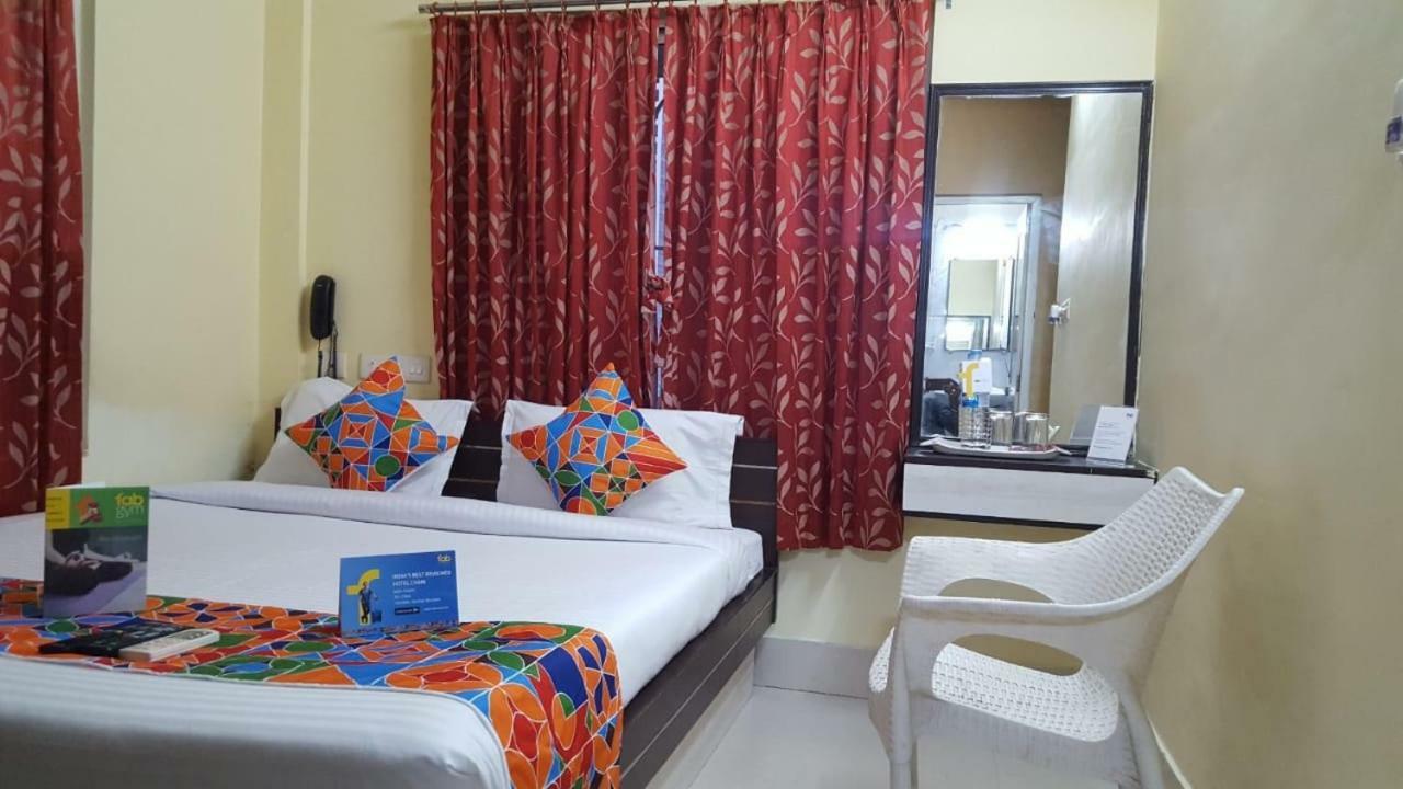 Capital O Kabita Guest House Near Acropolis Mall コルカタ エクステリア 写真