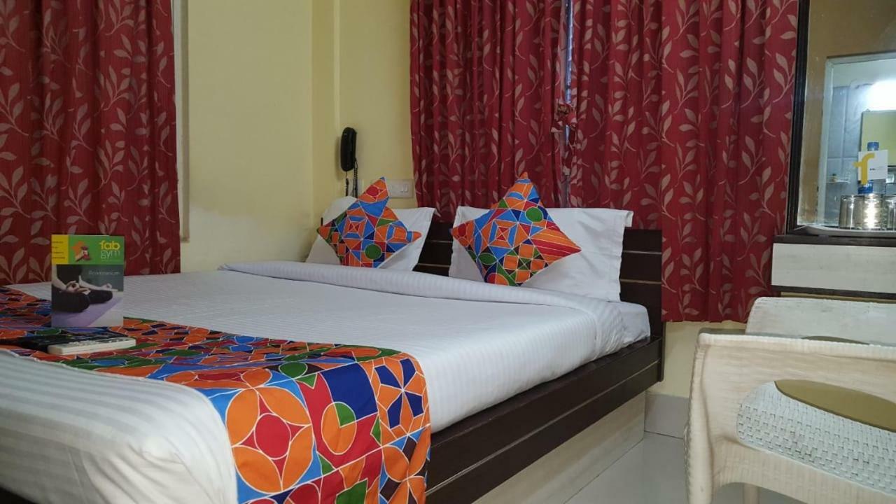Capital O Kabita Guest House Near Acropolis Mall コルカタ エクステリア 写真